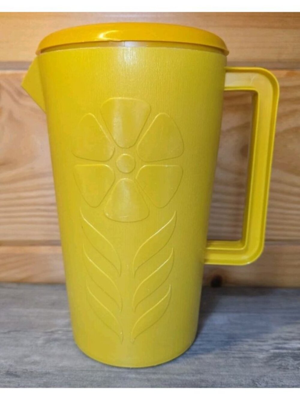 Vintage Sterilite 70's Plastic Drink Pitcher Yellow Retro Kitchen Floral 2 Quart
